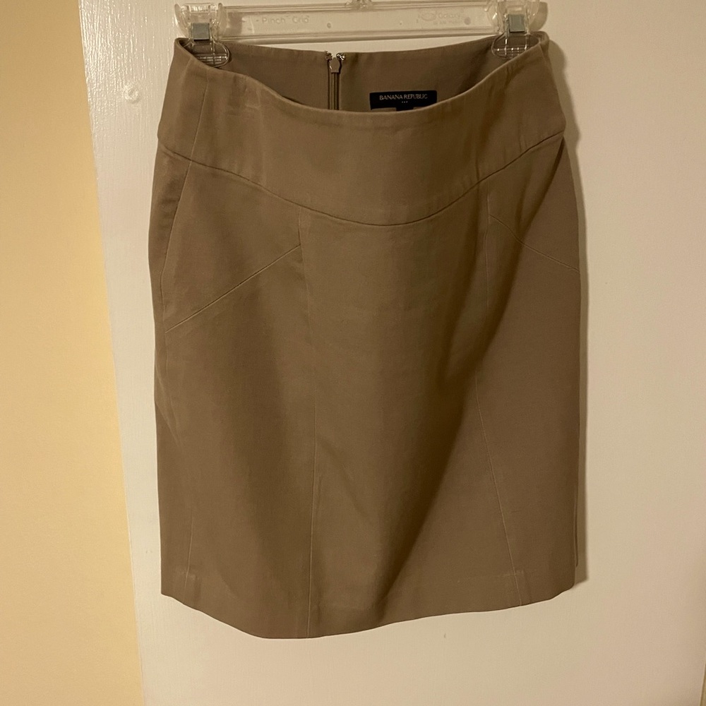 The pencil skirt every gal needs.
